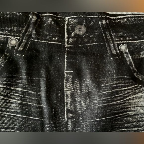 Bundle of 2 Winter Theral Denim Leggings. BLUE & BLACK. 95% polyester 5% spandex - Picture 9 of 12